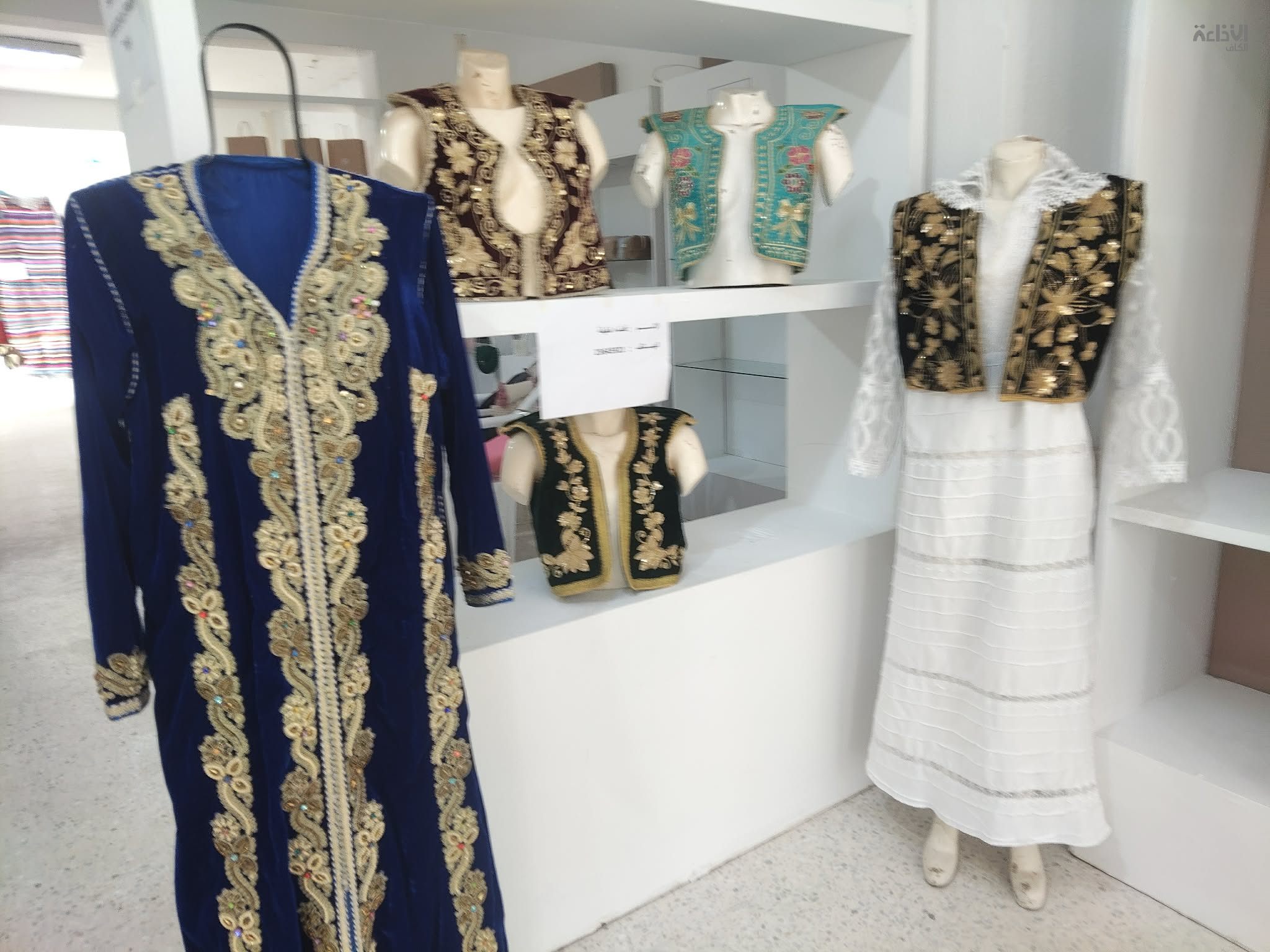 باجة: معرض الحرفيين والحرفيين المنتصبين بالقرية الحرفية ضمن فعاليات أيام الصناعات التقليدية واللباس الوطني