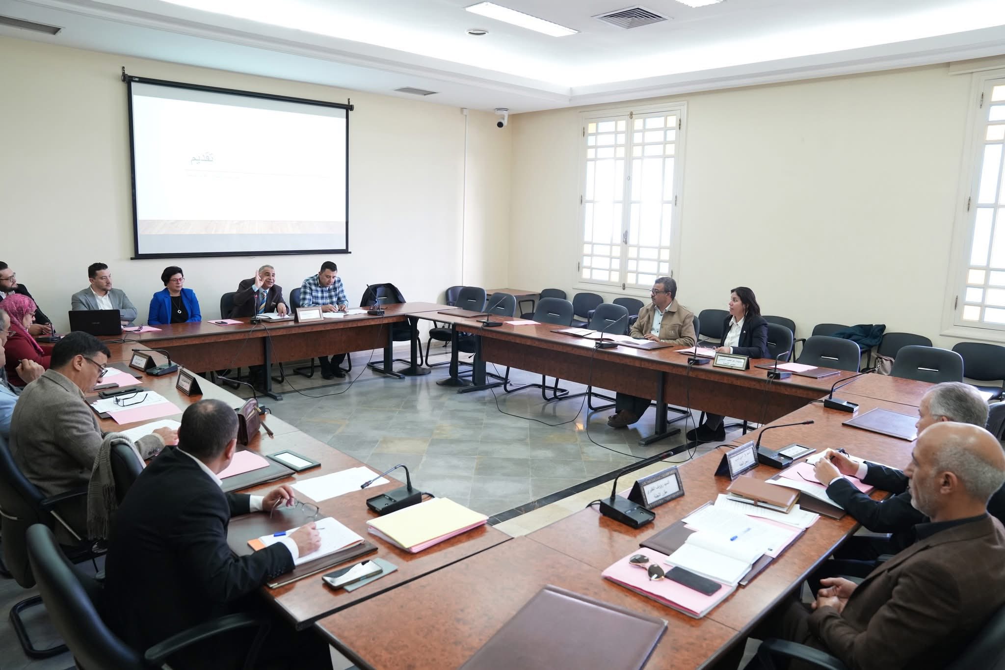 البرلمان: لجنة الصحة تنظر في مقترح قانون يهم صناعة المكمّلات الغذائية