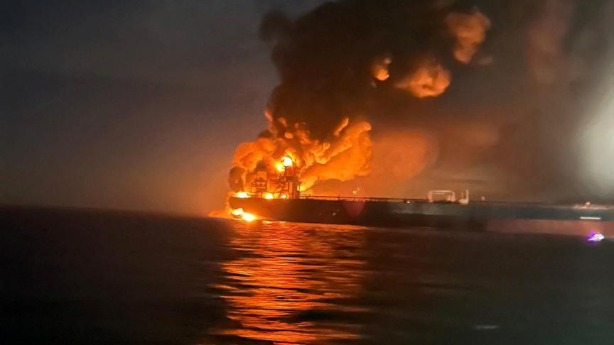 Deux pétroliers visés par une attaque au large de l’Irak, 25 marins secourus