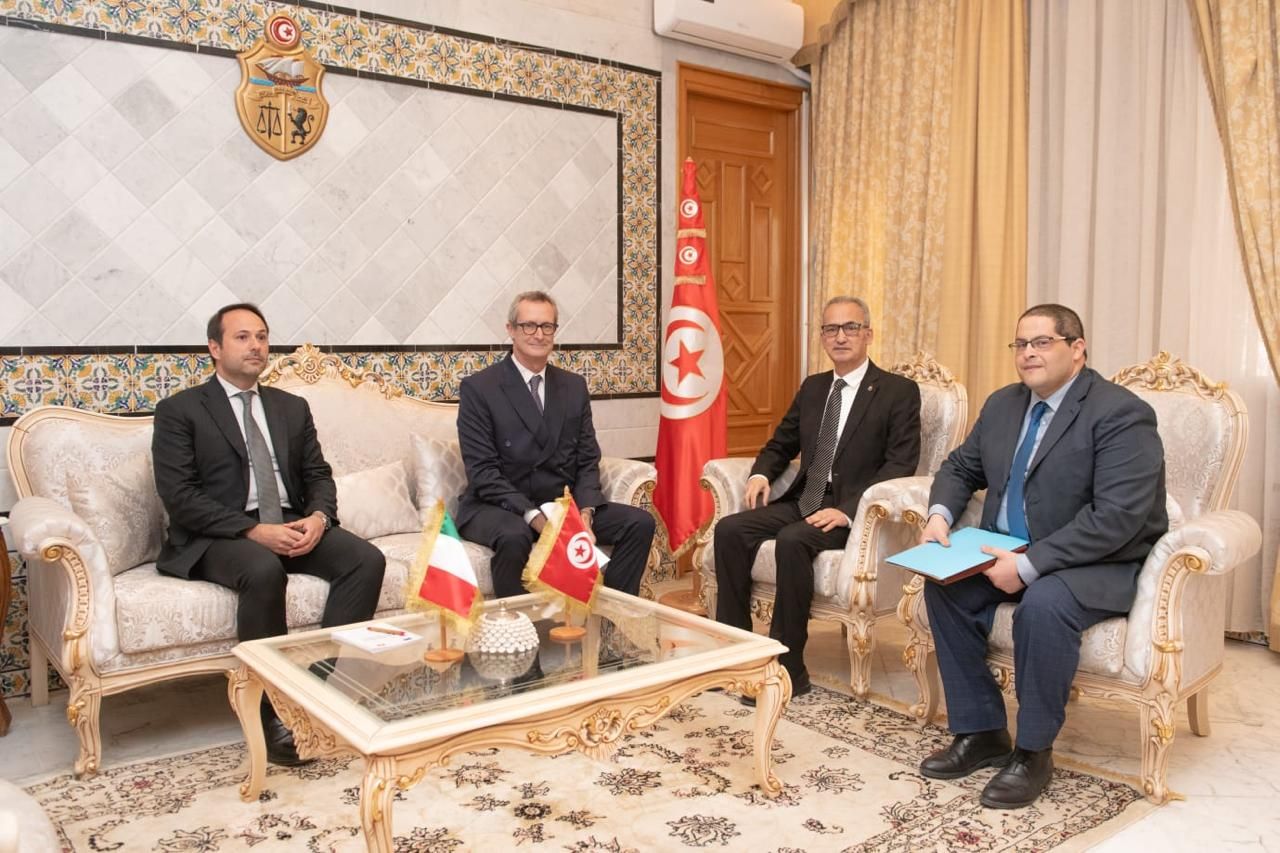 كاتب الدولة لدى وزير الشؤون الخارجية يلتقي سفير إيطاليا بتونس