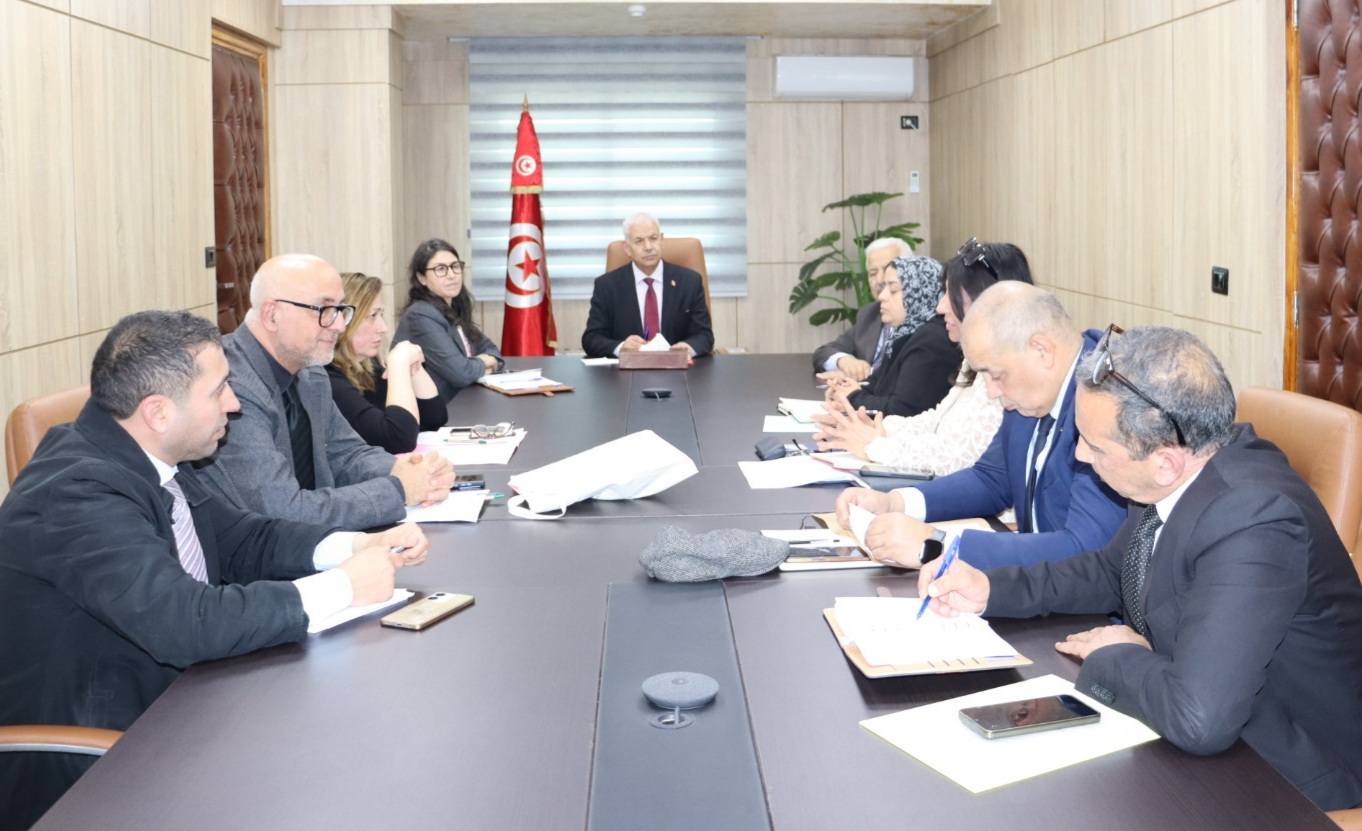  وزير التجارة وتنمية الصادرات  يشرف على اجتماع حول نشاط غرف التجارة والصناعة