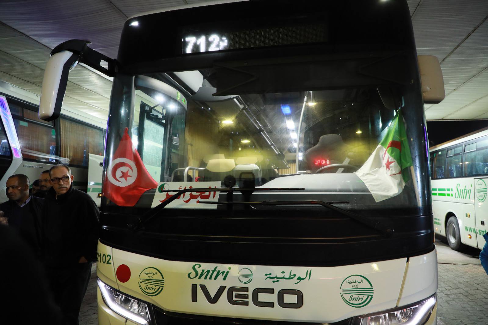 تونس والجزائر تدشنان خطي حافلات دوليين لتعزيز الربط بين البلدين