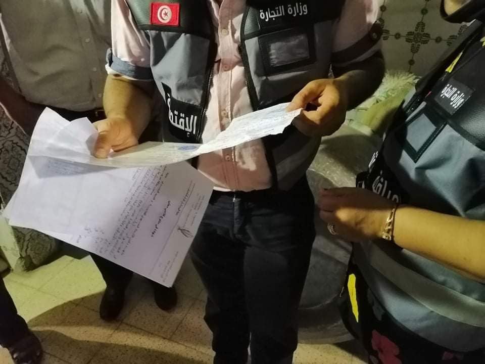 قفصة وقبلي: حجز كميات هامة من مواد استهلاكية خارج المسالك القانونية خلال 20 يومًا من رمضان