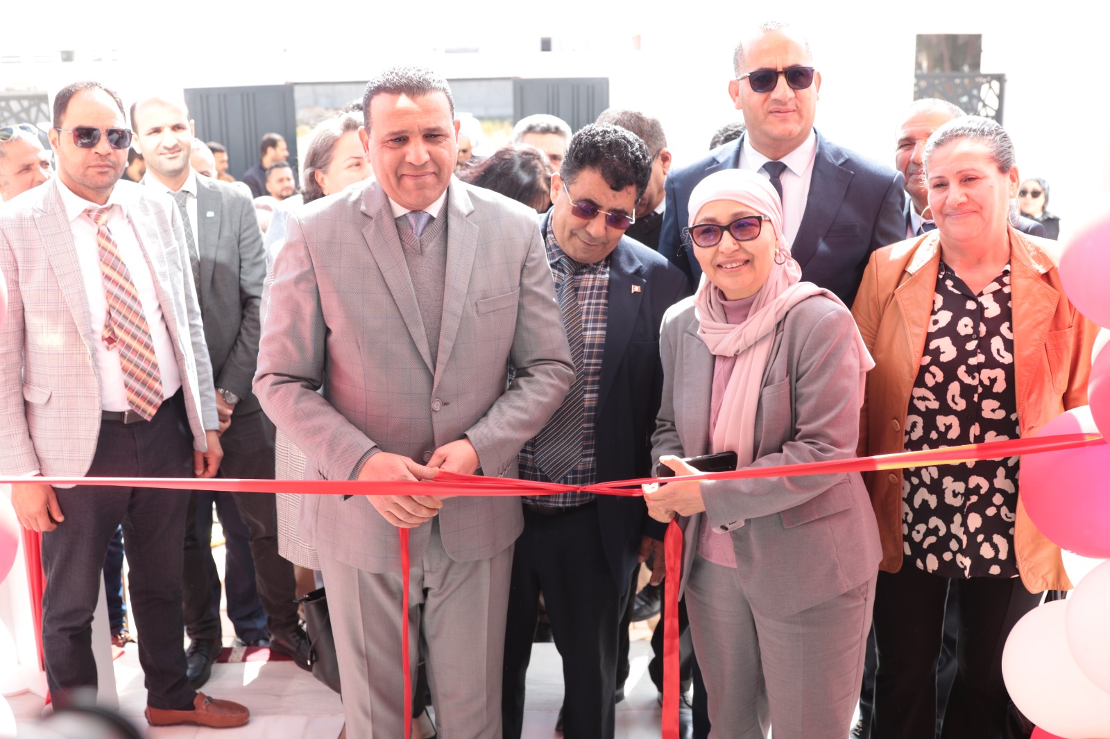 سيدي بوزيد: تدشين فضاءات للمرأة والطفولة وتوزيع هدايا العيد خلال زيارة وزيرة المرأة