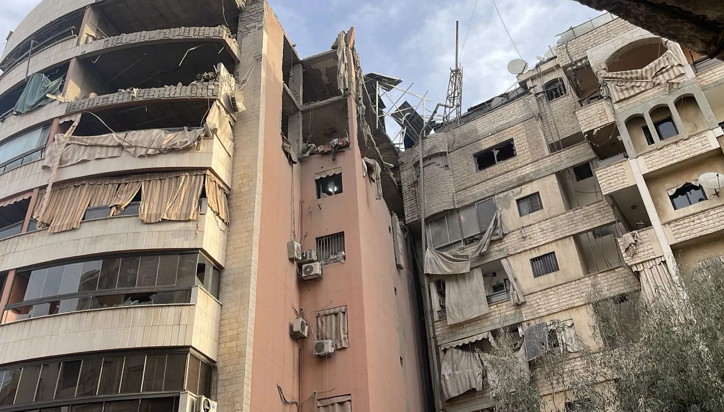 لبنان: استشهاد 4 اشخاص في غارة صهيونية على شقة سكنية في بيروت