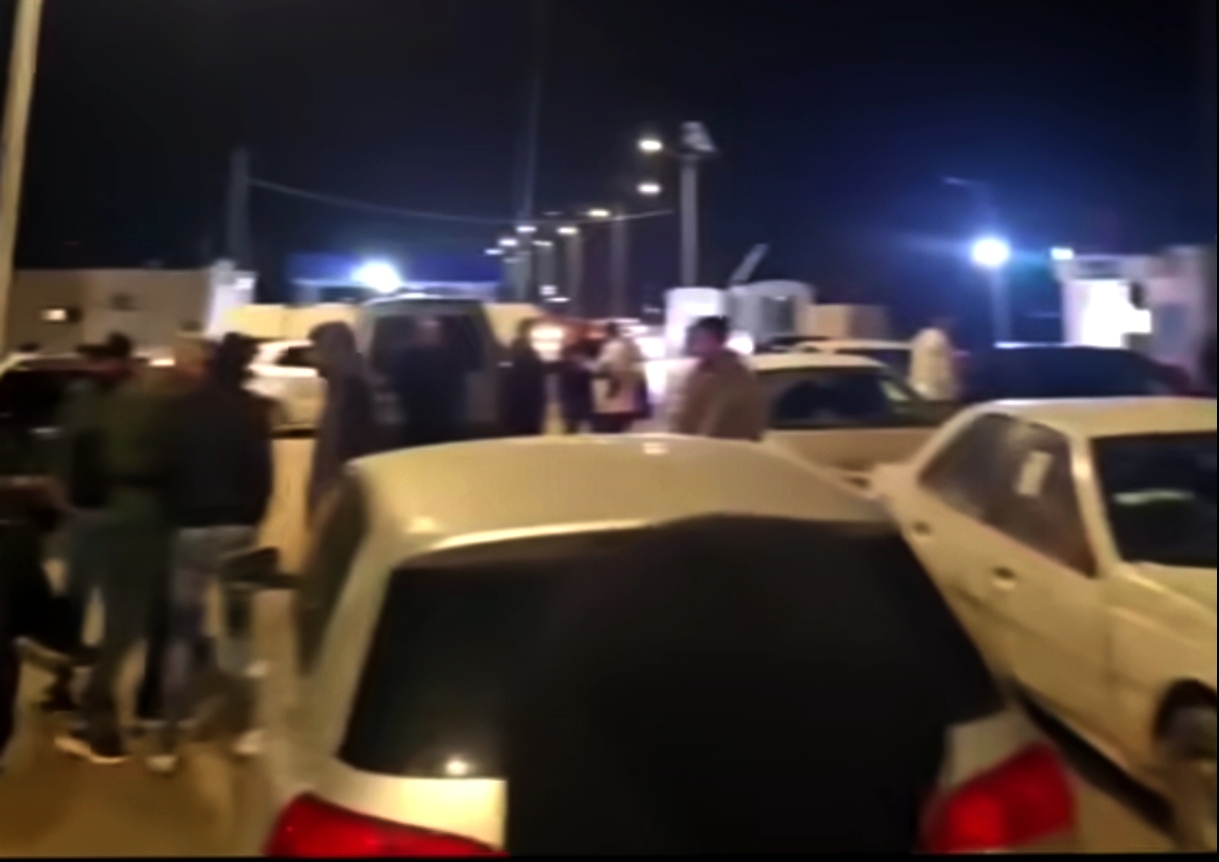 استئناف حركة المرور بمعبر راس جدير بعد احتجاجات ليلية على خلفية احتجاز تجار تونسيين لدى الجانب الليبي