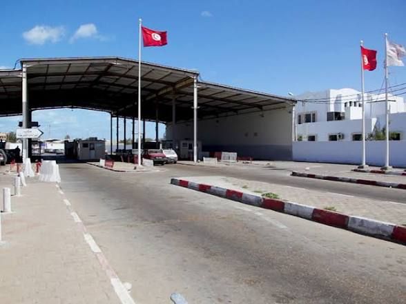 استئناف حركة المرور بمعبر راس جدير بعد احتجاجات ليلية على خلفية احتجاز تجار تونسيين لدى الجانب الليبي