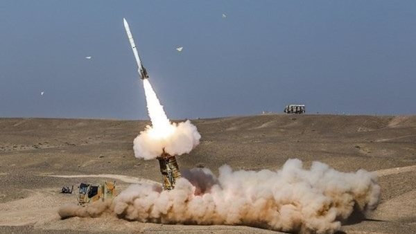 الدفاعات الجوية الإماراتية تتعامل مع 4 صواريخ باليستية و6 طائرات مسيرة