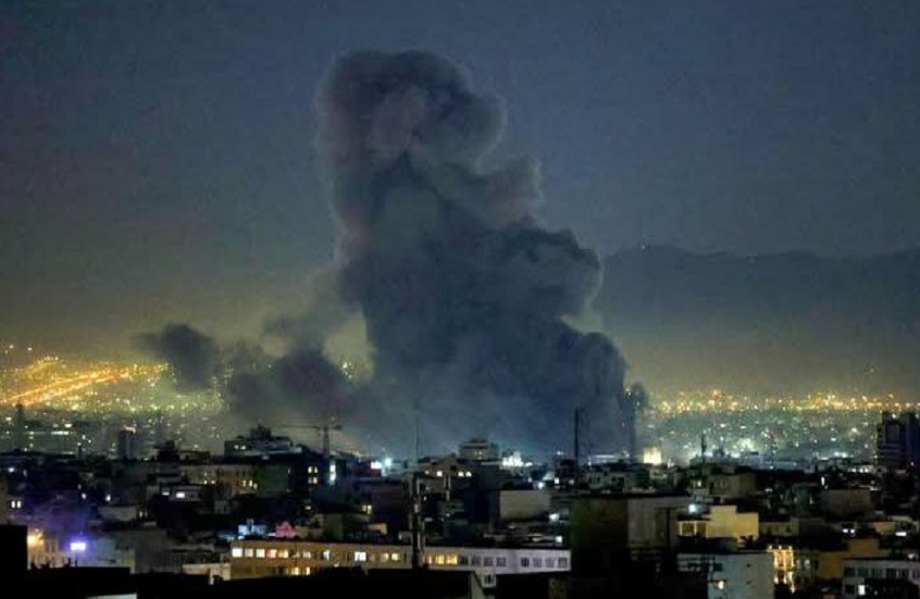 إعلام إيراني: غارات على مراكز للحرس الثوري في بندر عباس وانفجارات قوية تهز سباهان