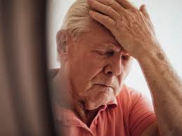 دراسة: ضغوط الحياة تزيد مخاطر تدهور الصحة في الشيخوخة