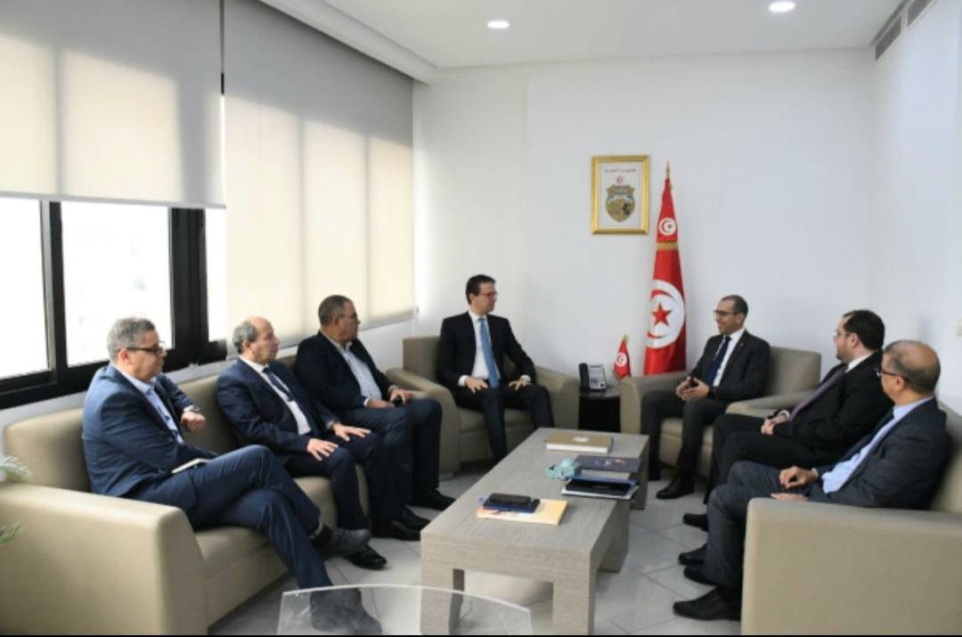 دفع الاستثمار في قطاع الطاقات المتجددة مع القطاع الخاص محور جلسة عمل بوزارة الصناعة