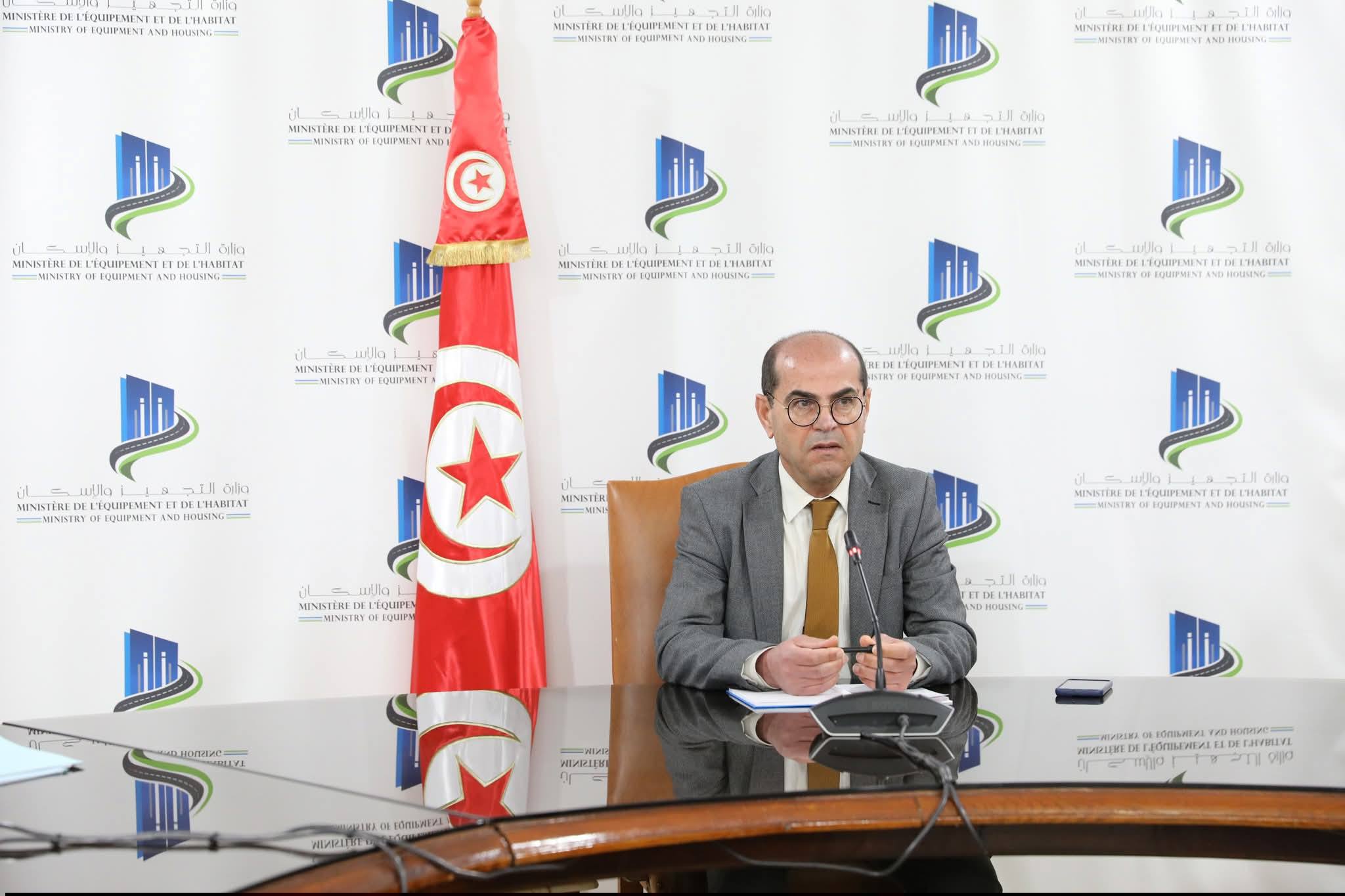 وزير التجهيز يؤكد على ضرورة تسهيل الإجراءات الإدارية المتعلقة بالمصادقات في قطاع البناء والأشغال العمومية