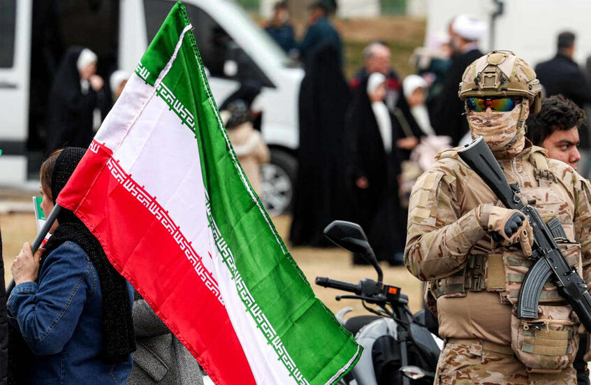 الحرس الثوري الإيراني يستهدف الجيش الأمريكي في قواعده في الأردن وقطر والإمارات والكويت والسعودية