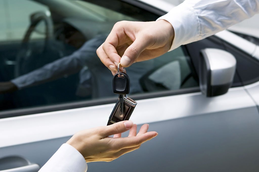 وزارة المالية توضح إجراءات اقتطاع "معلوم كراء السيارات" لدعم الصناديق الاجتماعية