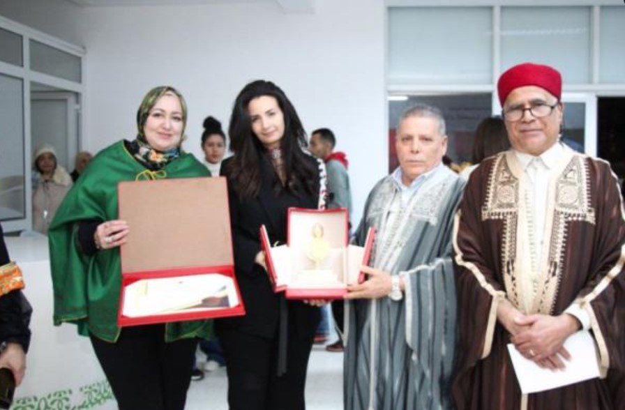 بن عروس: تكريم عدد من الحرفيات في ختام أيام الصناعات التقليدية واللباس الوطني