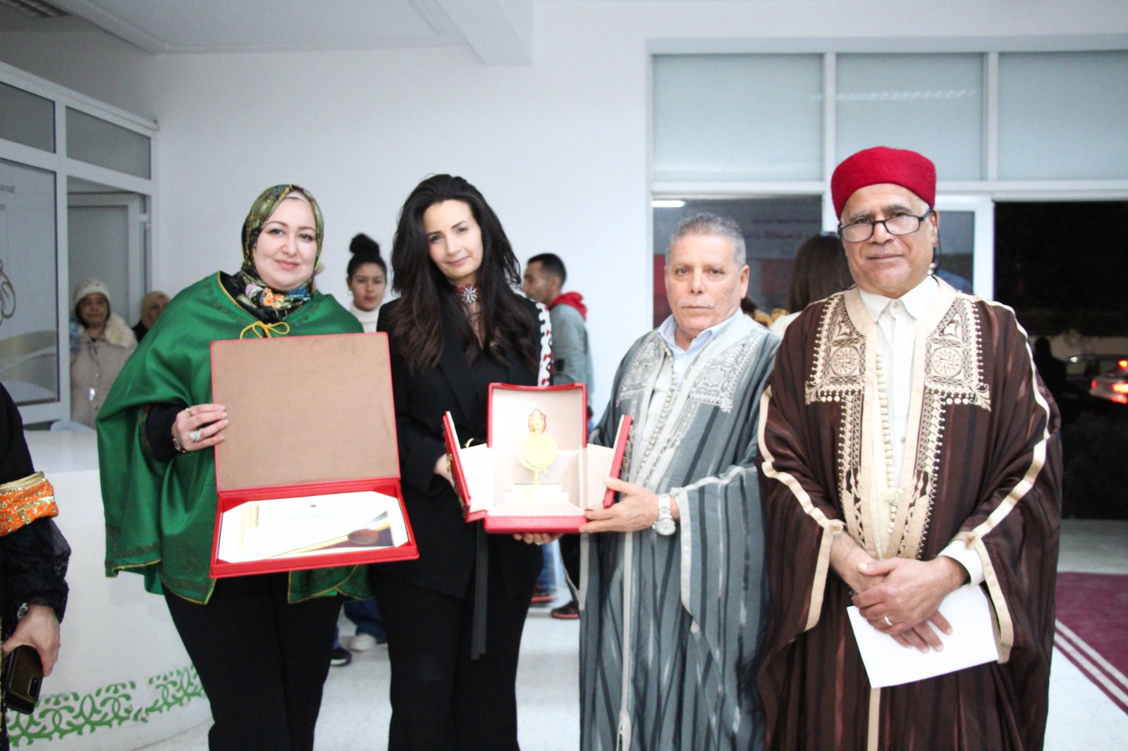  الاحتفال بأيام الصناعات التقليدية واللباس الوطني بالقرية الحرفية بالزهراء