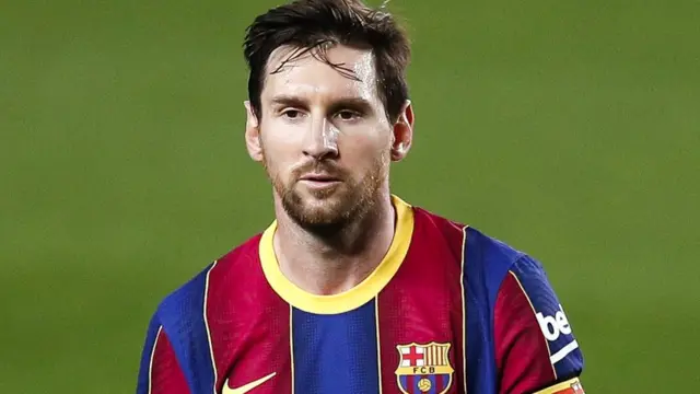 900 هدف.. ميسي يكتب فصلا جديدا في أسطورته الكروية