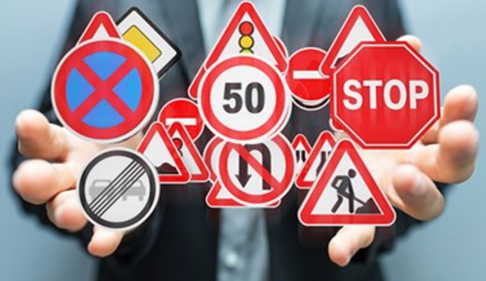 سيدي بوزيد: حملة تحسيسية حول قواعد السلامة المرورية تزامنا مع عطلة عيد الفطر