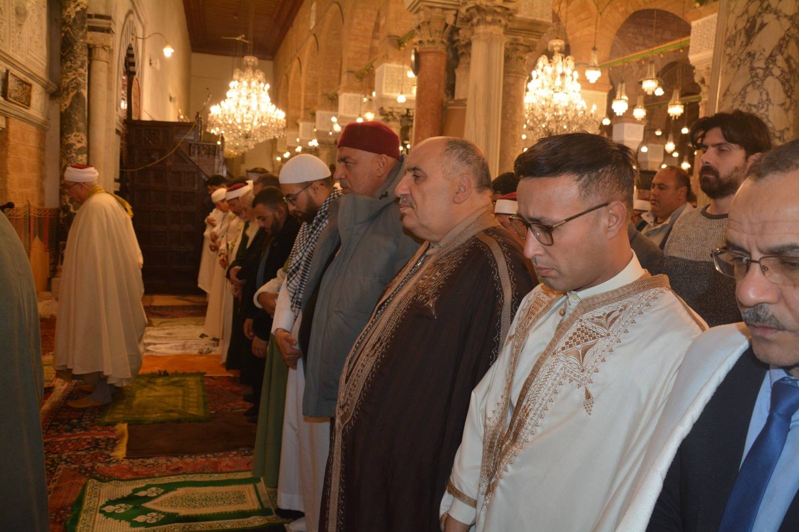 وزير الشؤون الدّينية يحضر صلاة عيد الفطر بإمامة سماحة مفتي الجمهورية والإمام الأوّل لجامع الزيتونة 