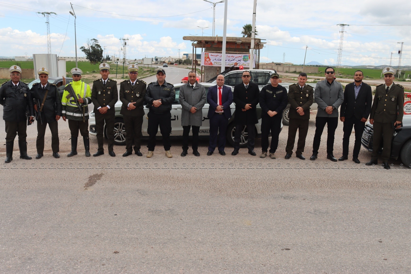 والي زغوان في زيارة ميدانية إلى عدد من المراكز والدوريات الأمنية والمفترقات بمختلف مناطق الجهة