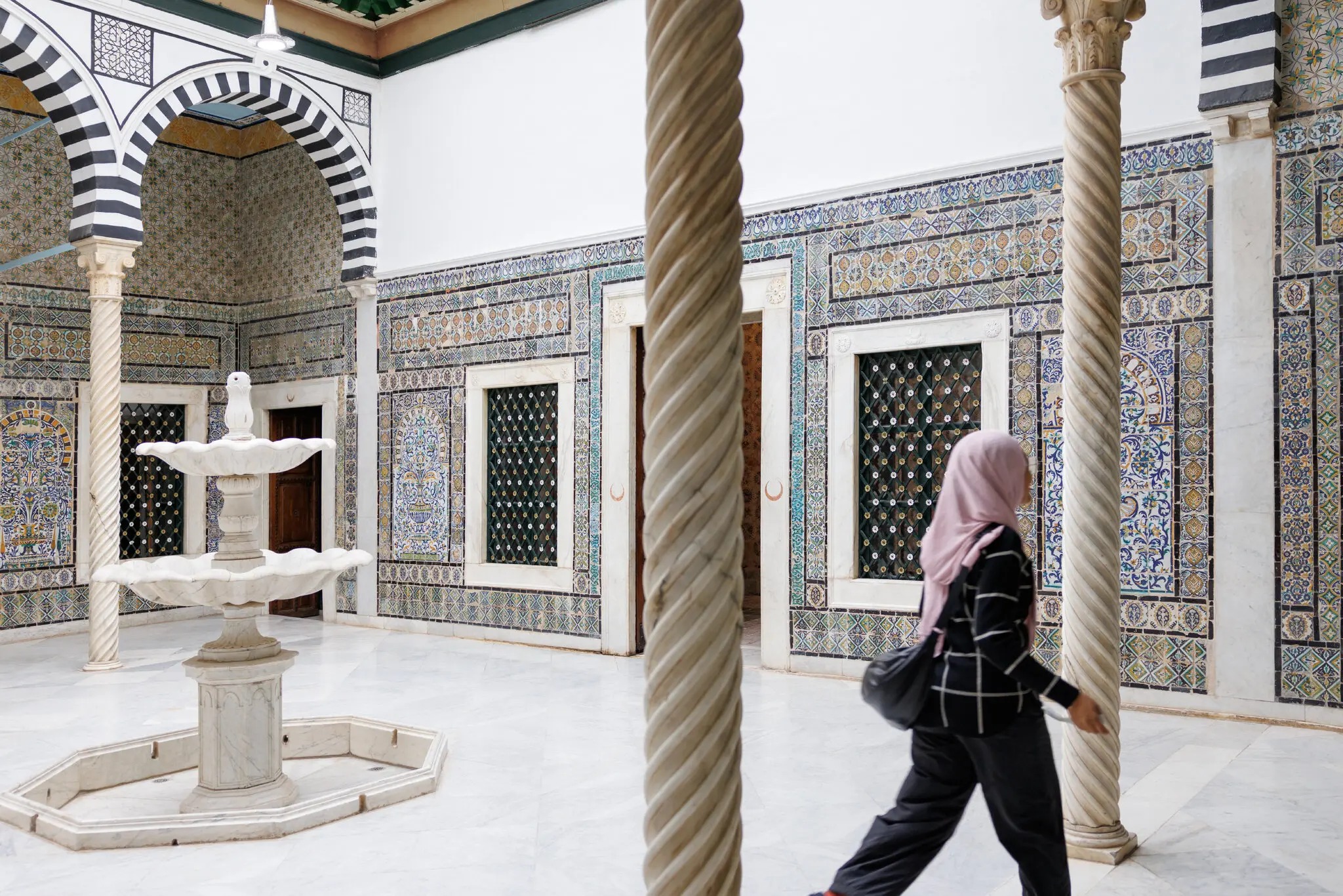 تونس "ألق لا يقاوم» يستقطب جيلًا جديدًا من الزوار، وفقًا لصحيفة "نيويورك تايمز"