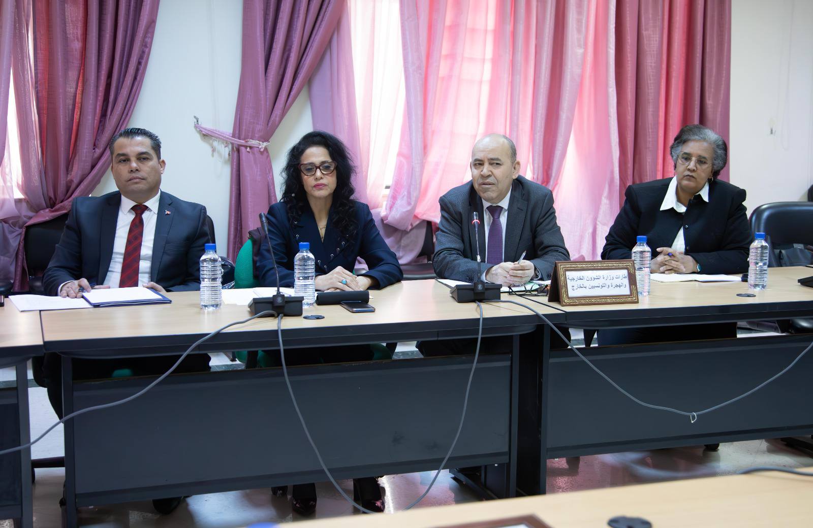 مجلس الجهات والأقاليم: جلسة استماع حول وضعية الجالية التونسية في ظل الحرب الدائرة بالشرق الأوسط