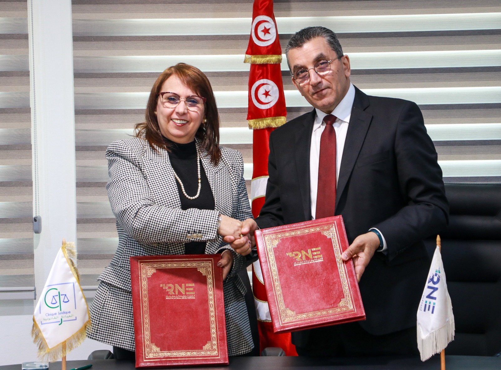 إتفاقية تعاون بين السجل الوطني للمؤسسات والعيادة القانونية للتّجديد البيداغوجيّ