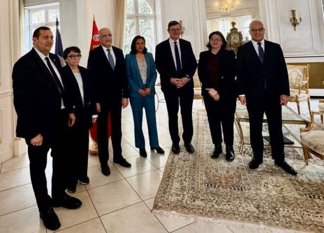 الاندماج الإيجابي للجالية التونسية في المجتمع الفرنسي ضمن محاور لقاء سفير تونس مع مجموعة الصداقة الفرنسية التونسية