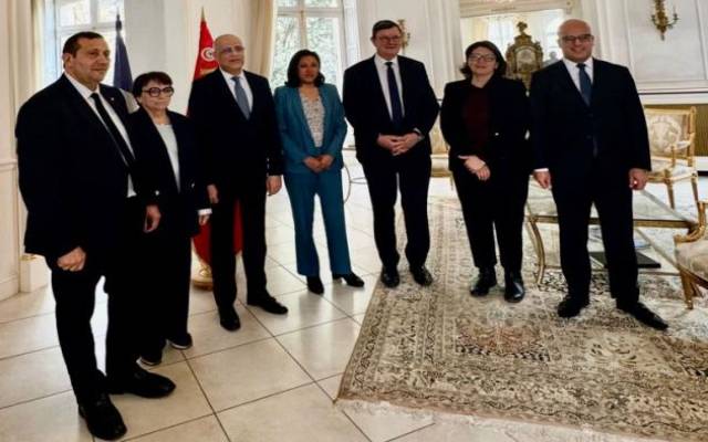 الاندماج الإيجابي للجالية التونسية في المجتمع الفرنسي ضمن محاور لقاء سفير تونس مع مجموعة الصداقة الفرنسية التونسية