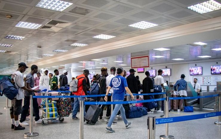المنظمة الدولية للهجرة بتونس: عودة 97 مهاجرا إلى غينيا ضمن برنامج العودة الطوعية