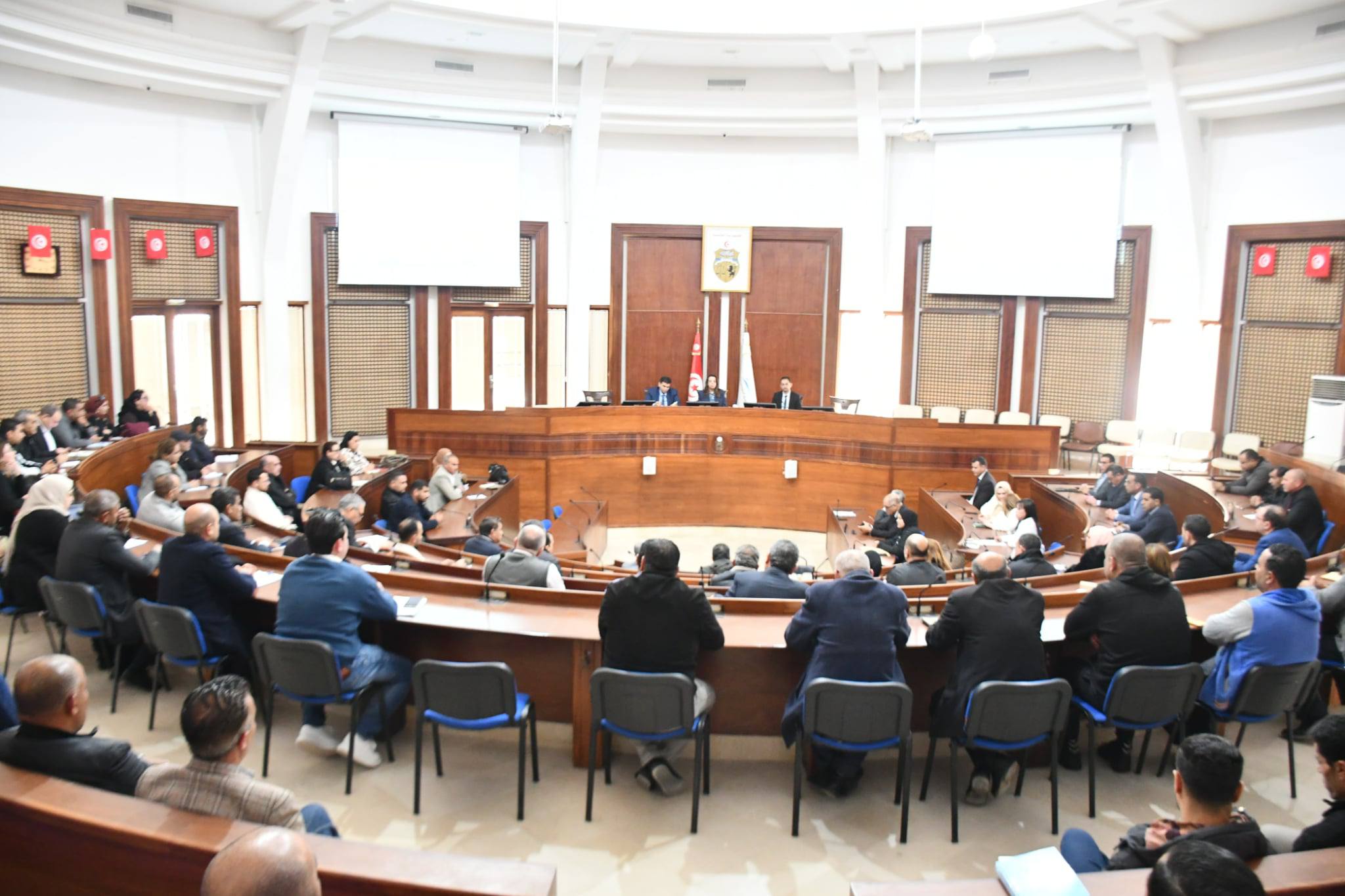 تقديم تطبيقة إعلامية من تصور وتطوير ولاية نابل، لمتابعة العمل البلدي بالجهة.