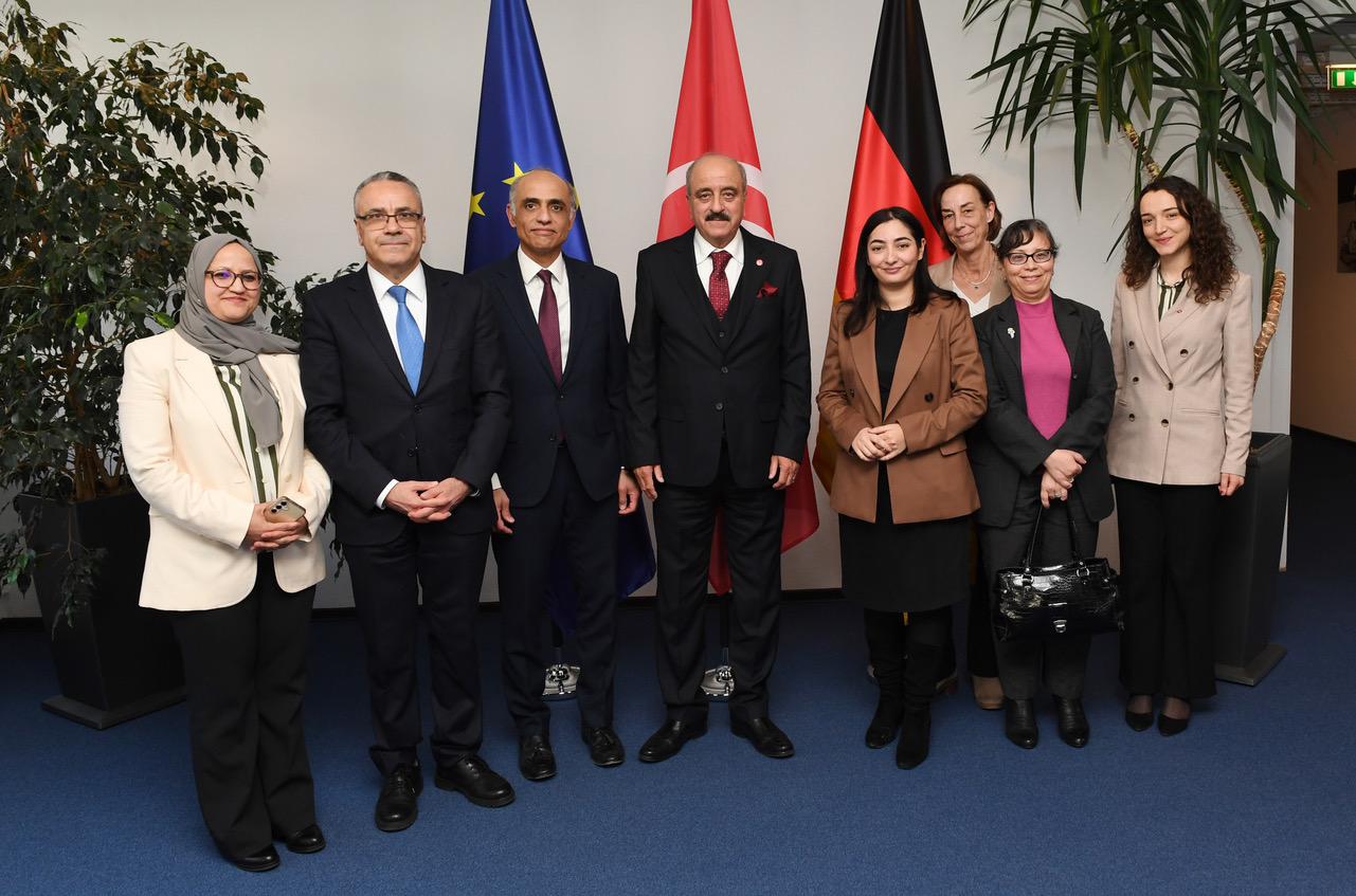 وزير الخارجية يلتقي في ألمانيا رئيسة البرلمان الفدرالي.