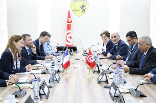 تونس فرنسا: الانتقال إلى مرحلة التنفيذ الفعلي للمشاريع الصحية المشتركة