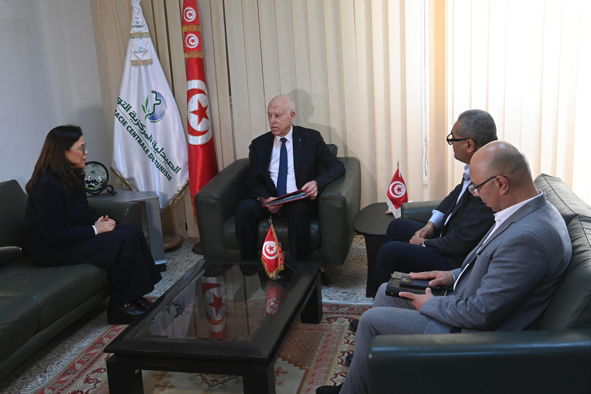 رئيس الدولة يسدي تعليماته بتوفير الاعتمادات المالية لفائدة الصيدلية المركزيّة