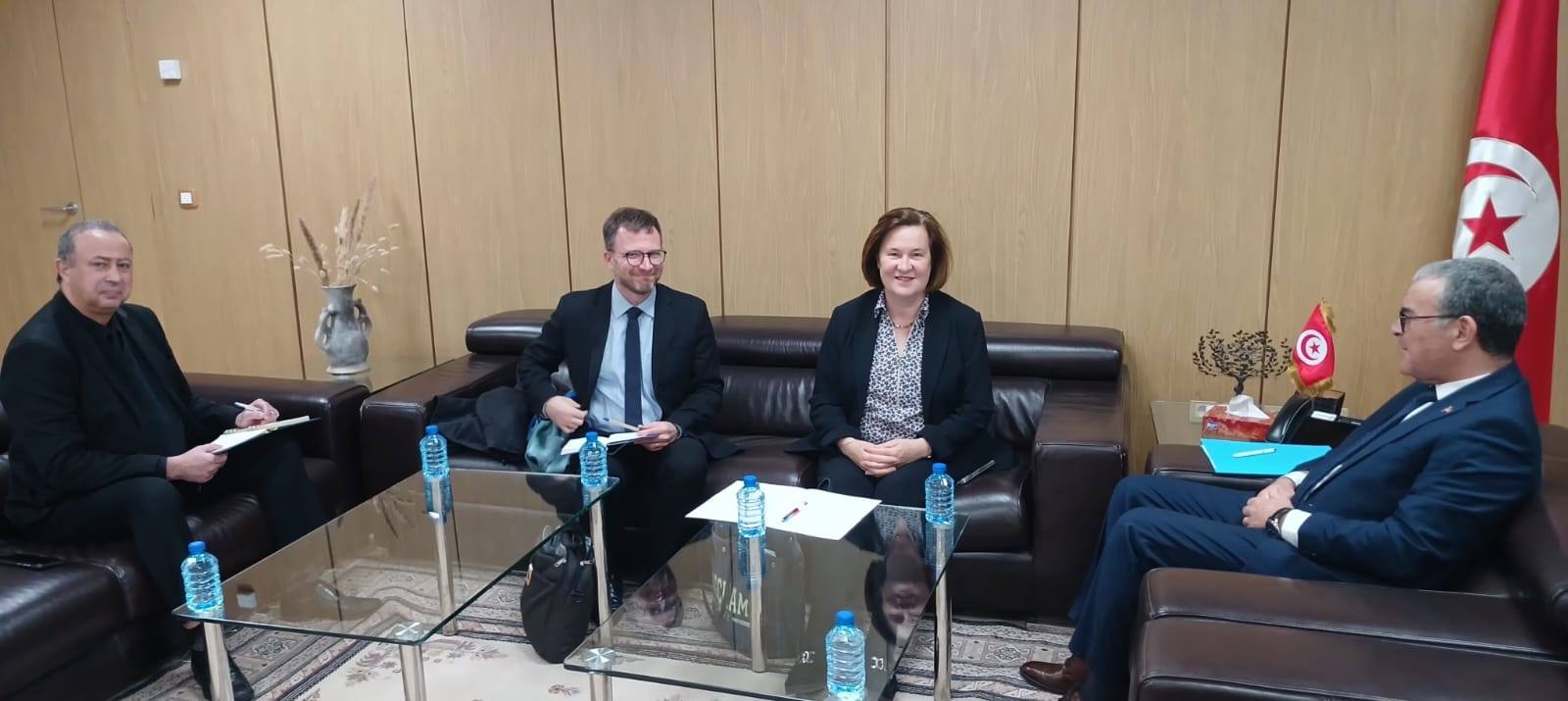 وزير الإقتصاد يلتقي بالمديرة الإقليمية لشمال إفريقيا بالوكالة الفرنسية للتنمية.