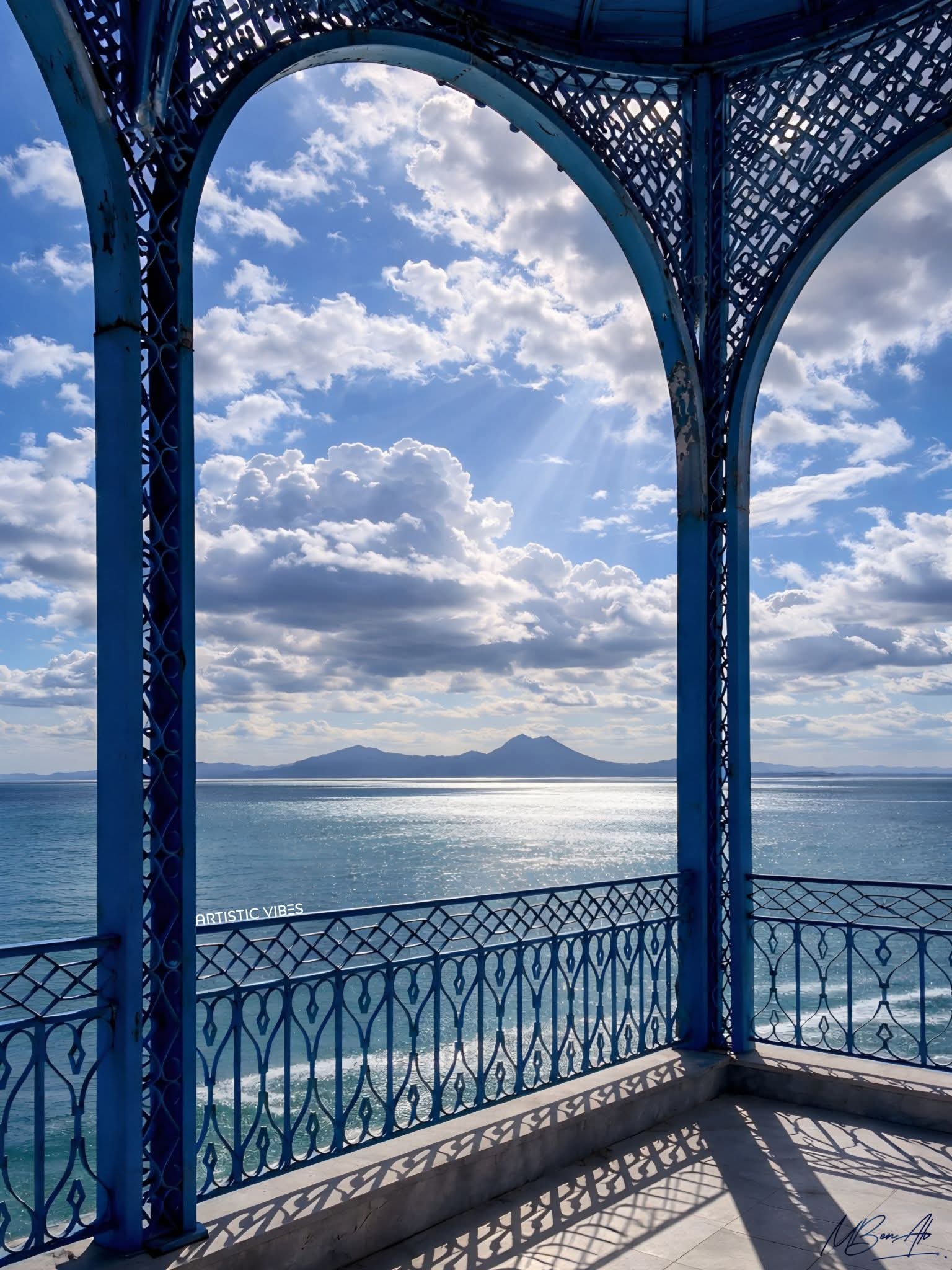 Ciel partiellement nuageux sur la plupart des régions