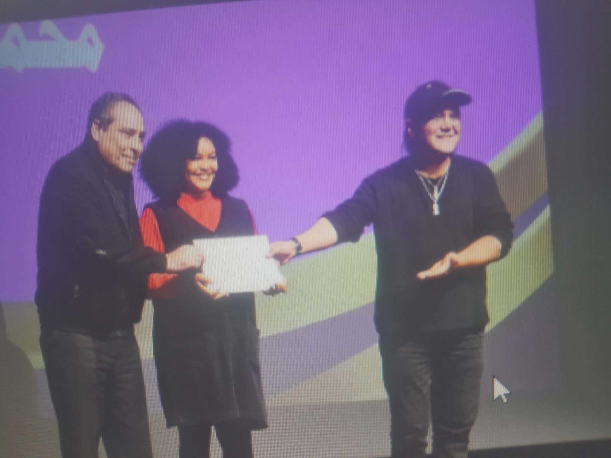 الممثلة المسرحية اية شوية : المسرح باق وصامد وتاقلمه مع مختلف المتغيرات يجعله محافظا على مكانته