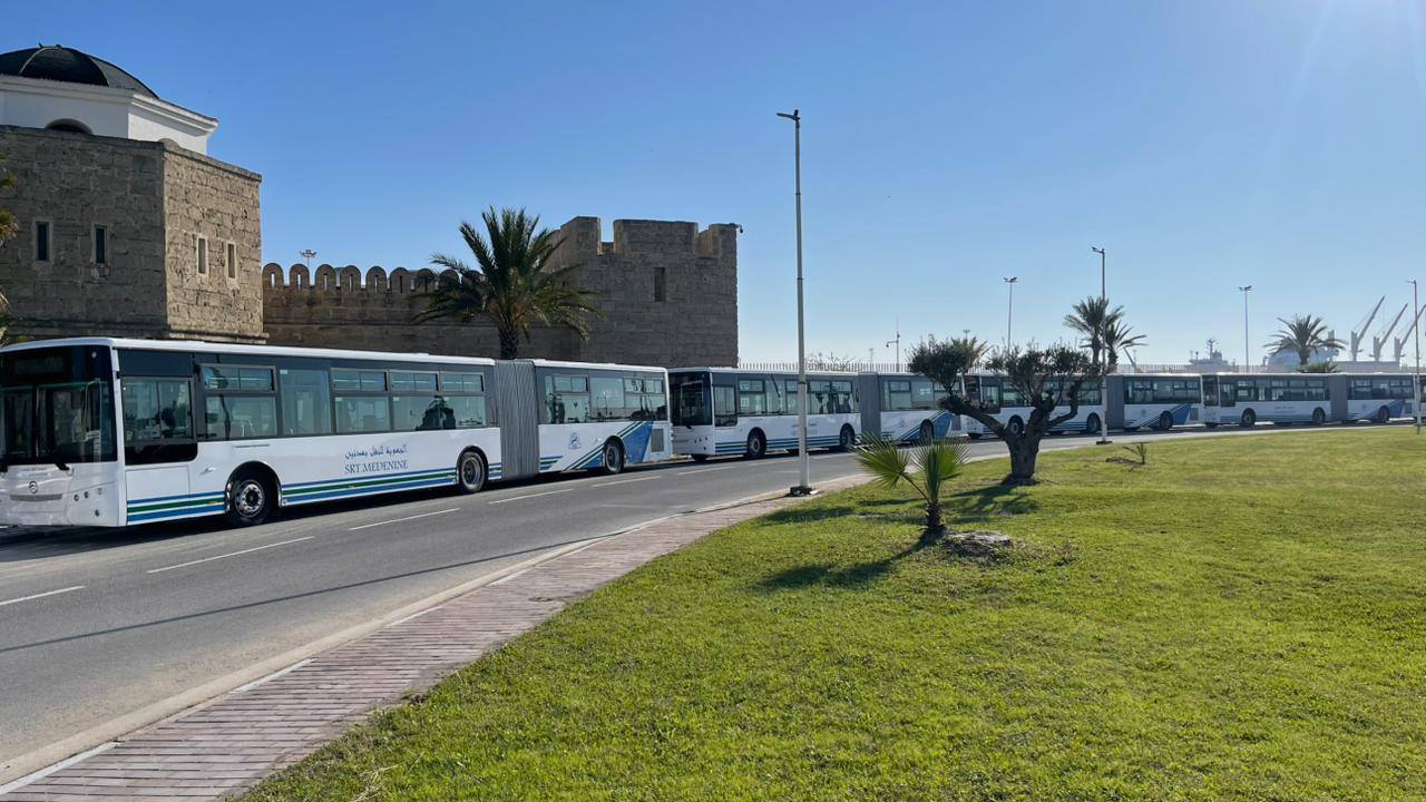 ستدخل حيز الاستغلال نهاية هذا الأسبوع : الشركة الجهوية للنقل بمدنين تتسلم 24 حافلة مزدوجة  جديدة 