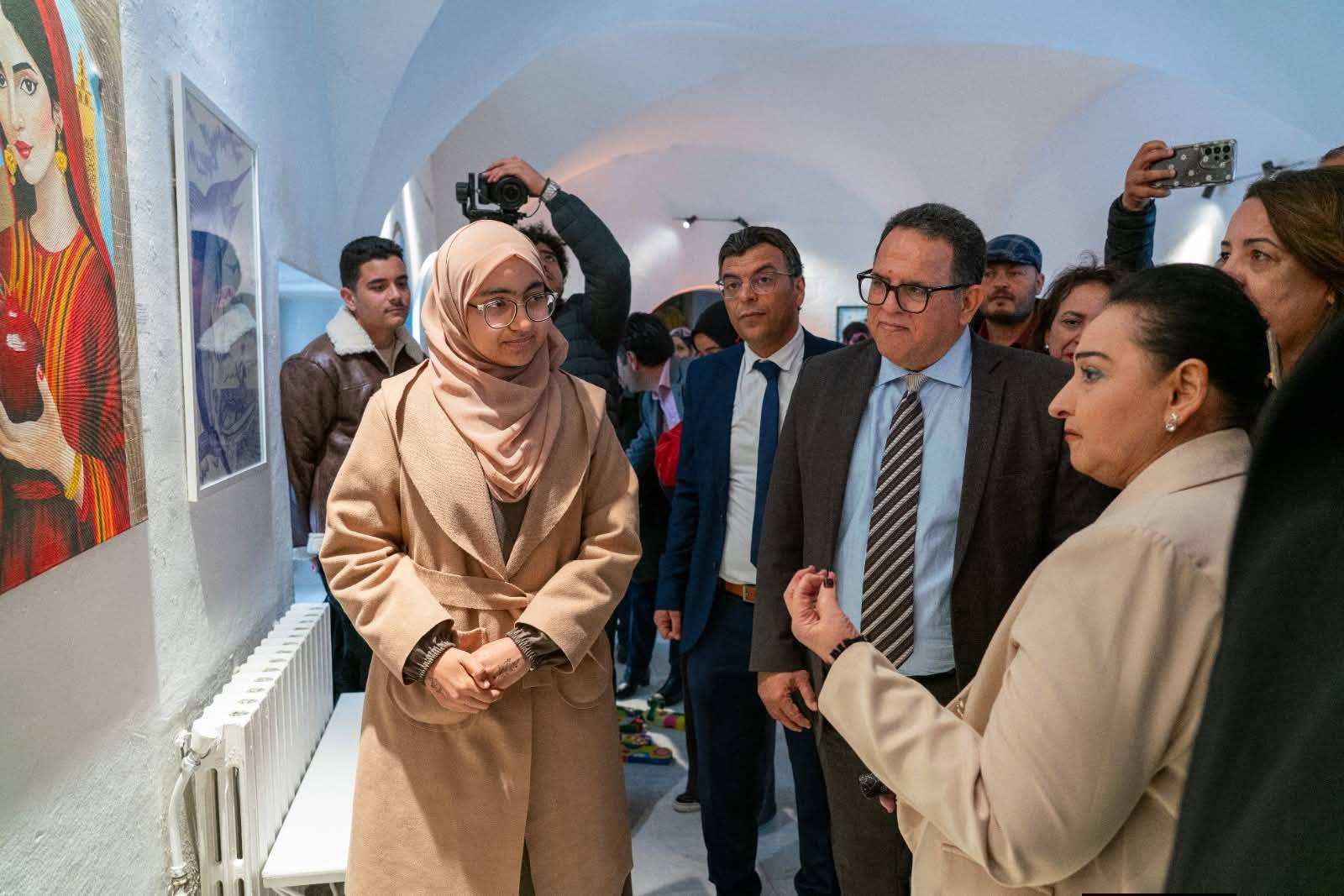 وزيرة الثقافة تشرف على إختتام فعاليات الدورة الخامسة للمسابقة الوطنية لنوادي الفنون التشكيلية بدور الثقافة و المركبات الثقافية.