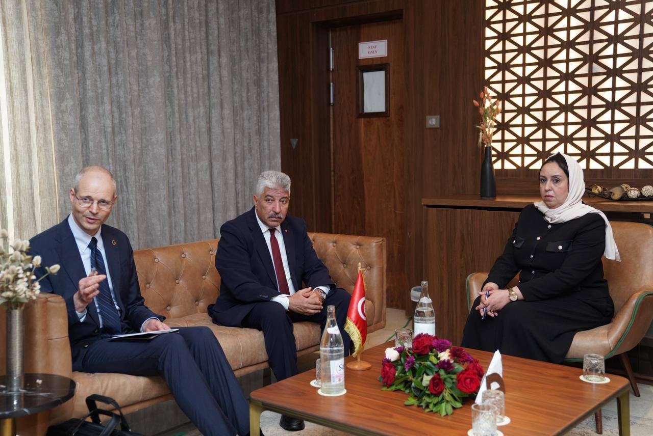  وزير التشغيل والتكوين المهني يلتقي مديرعام  شبكة اليونسكو يونيفوك UNESCO-UNEVOC.