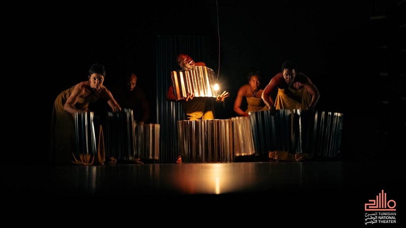 العرض الاسباني "كولوتشي باو" يستحضر مأساة الاستعمار الغربي لافريقيا