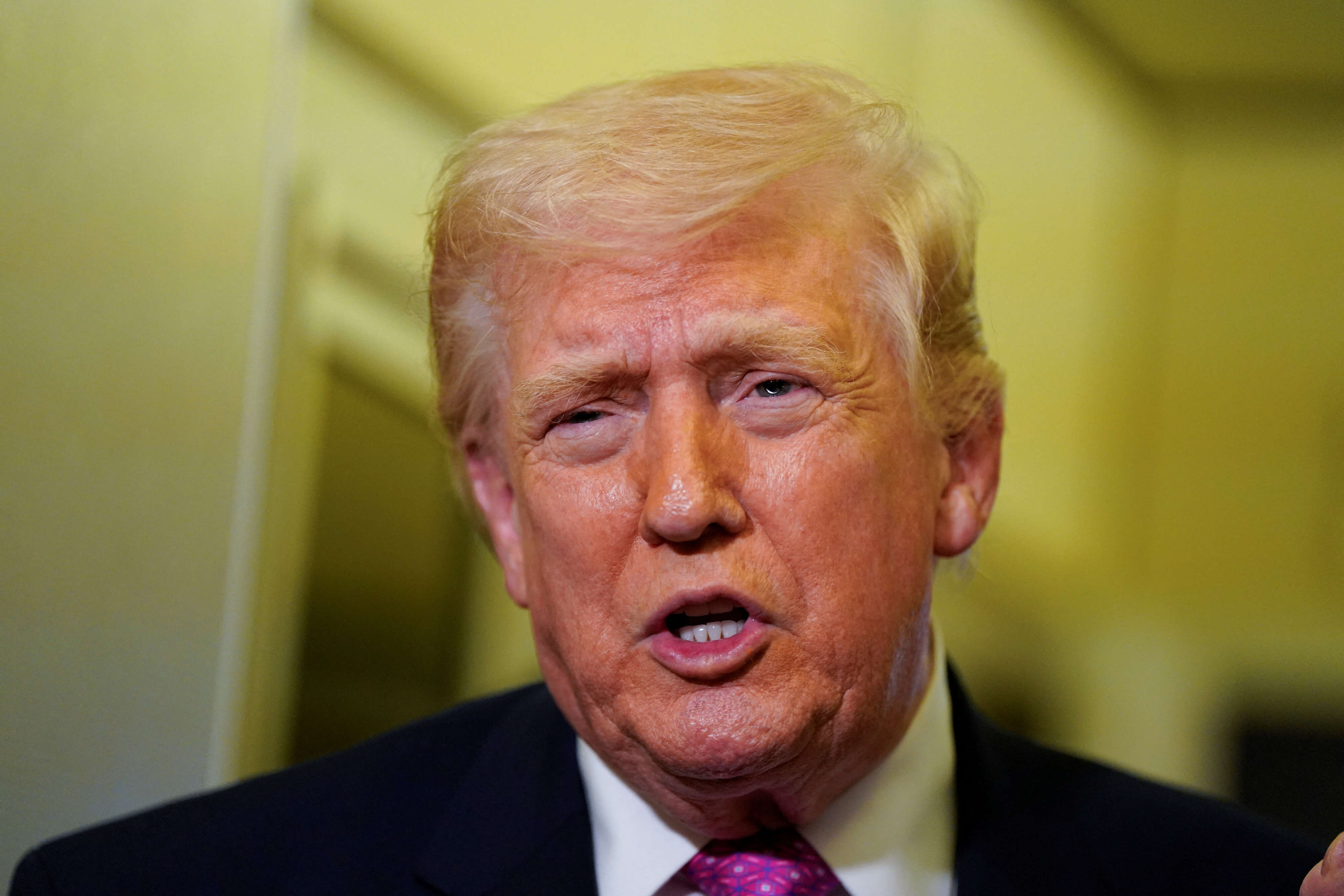 ترامب يحث الدول الباحثة عن النفط على التوجه إلى مضيق هرمز و"أخذه"