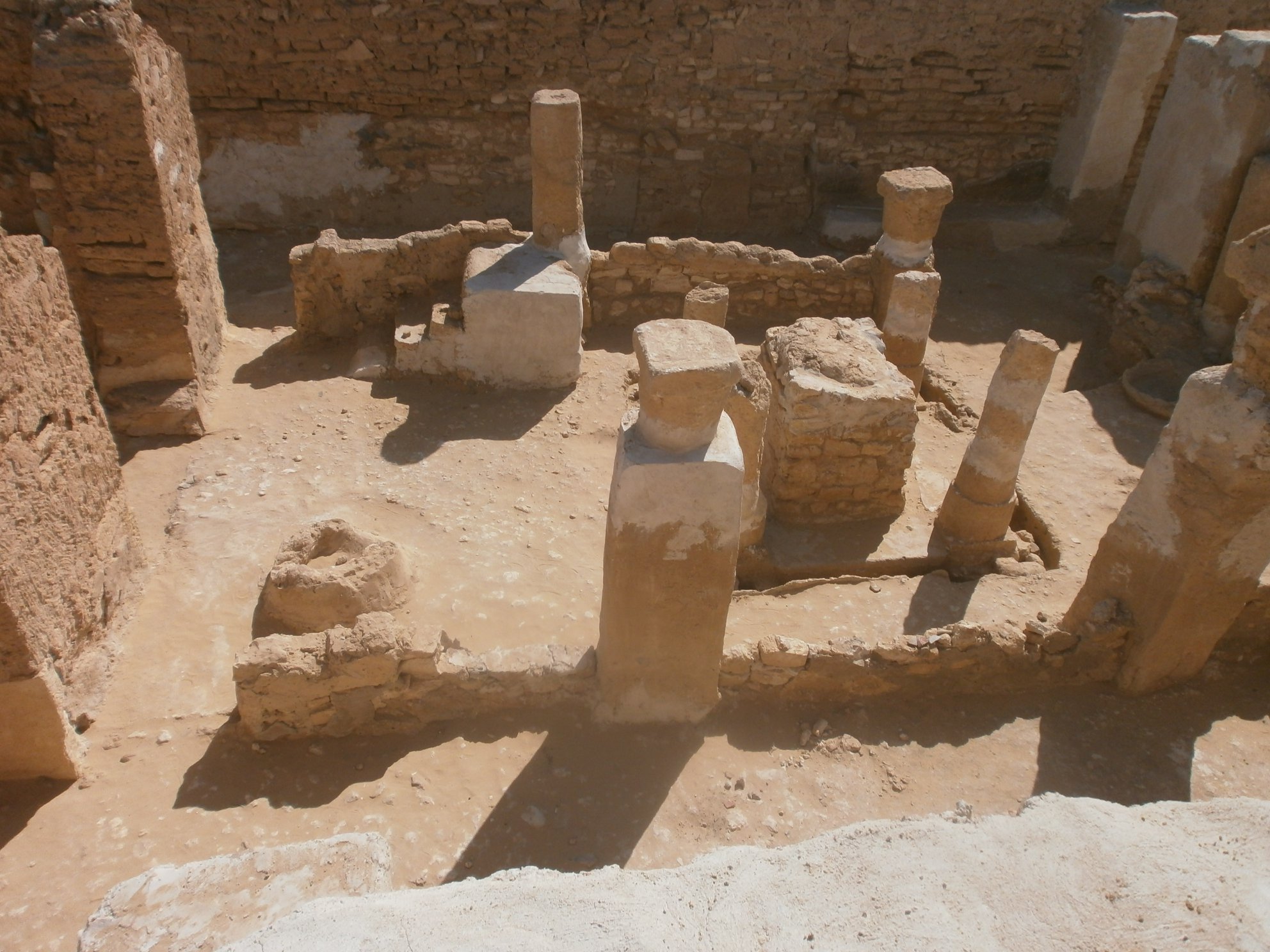 حفريات الموقع الأثري كستيليا بتوزر تكشف عن مدينة كاملة مغمورة بالرمال