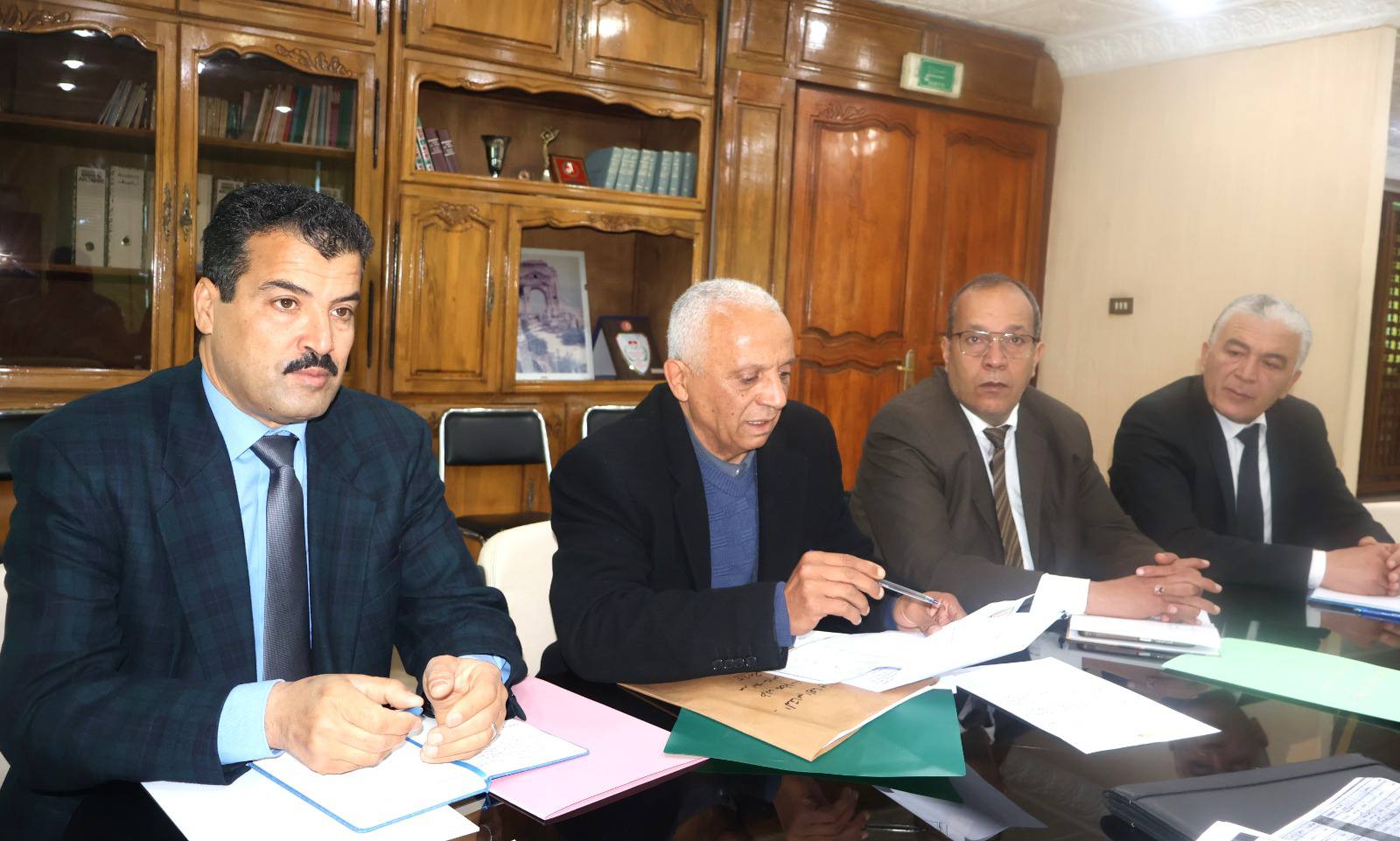 متابعة وضعية المنطقة الصناعية بسليانة  .