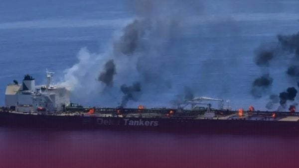 ​وزارة الدفاع القطرية: صاروخ ​كروز إيراني يصيب ناقلة ‌نفط مؤجرة ‌لشركة قطر ‌للطاقة في المياه  القطرية