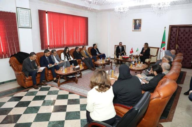 رئيس مجلس الجهات والأقاليم يتحادث في الجزائر مع وزيرة العلاقات مع البرلمان
