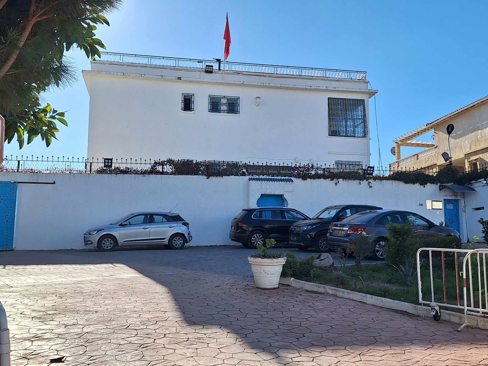 قنصلية تونس بعنابة تنظم تنقلا قنصليا إلى مدينة القالة لإسداء خدمات قنصلية وإدارية لأفراد الجالية