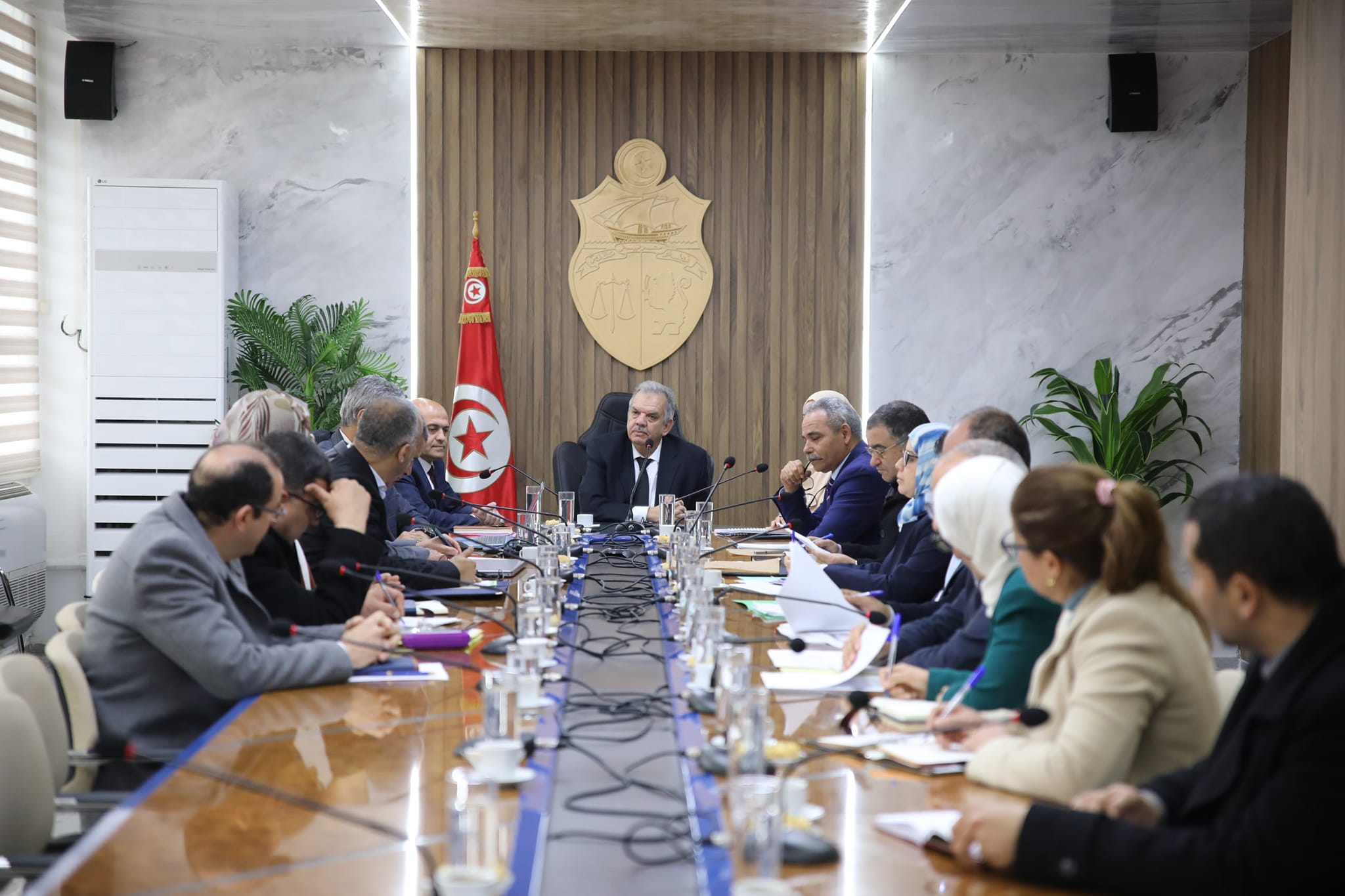 متابعة تقدم انجاز المشاريع الشبابية والرياضية بولاية القيروان.