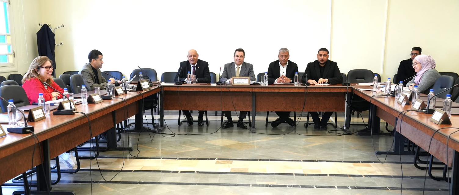 لجنة المالية بالبرلمان ترفض مقترح إلغاء الفصل 53 من قانون المالية 2026 المتعلق بتمديد آجال الامتثال للفوترة الإلكترونية