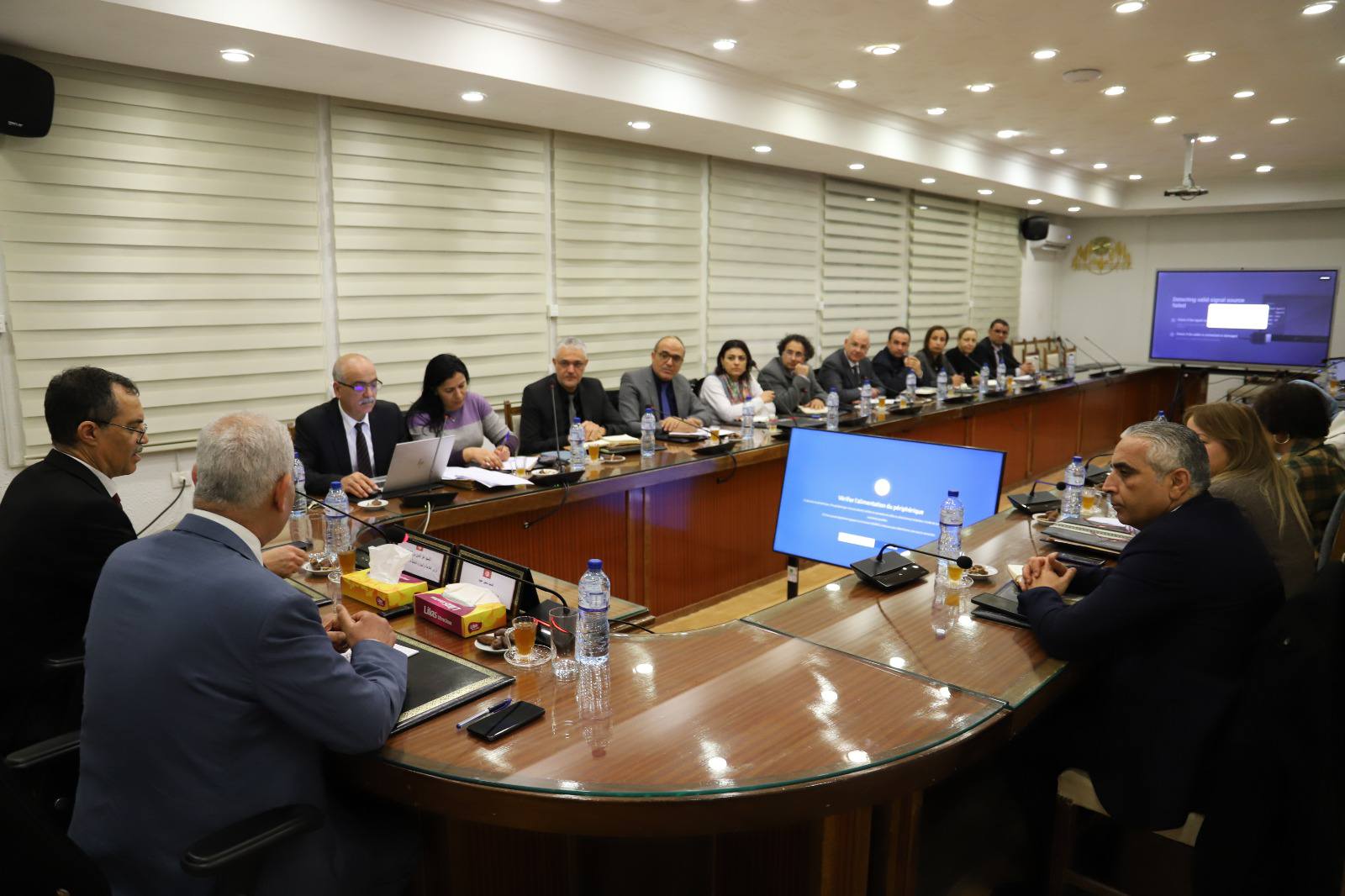 جلسة عمل مشتركة بين وزارتي الفلاحة والتجارة لضمان تزويد السوق واستقرار الأسعار